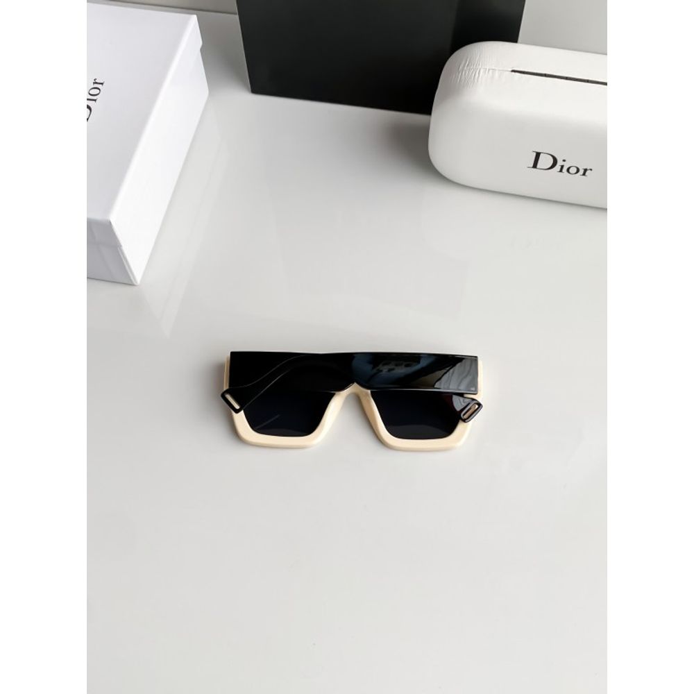 Diior_6037