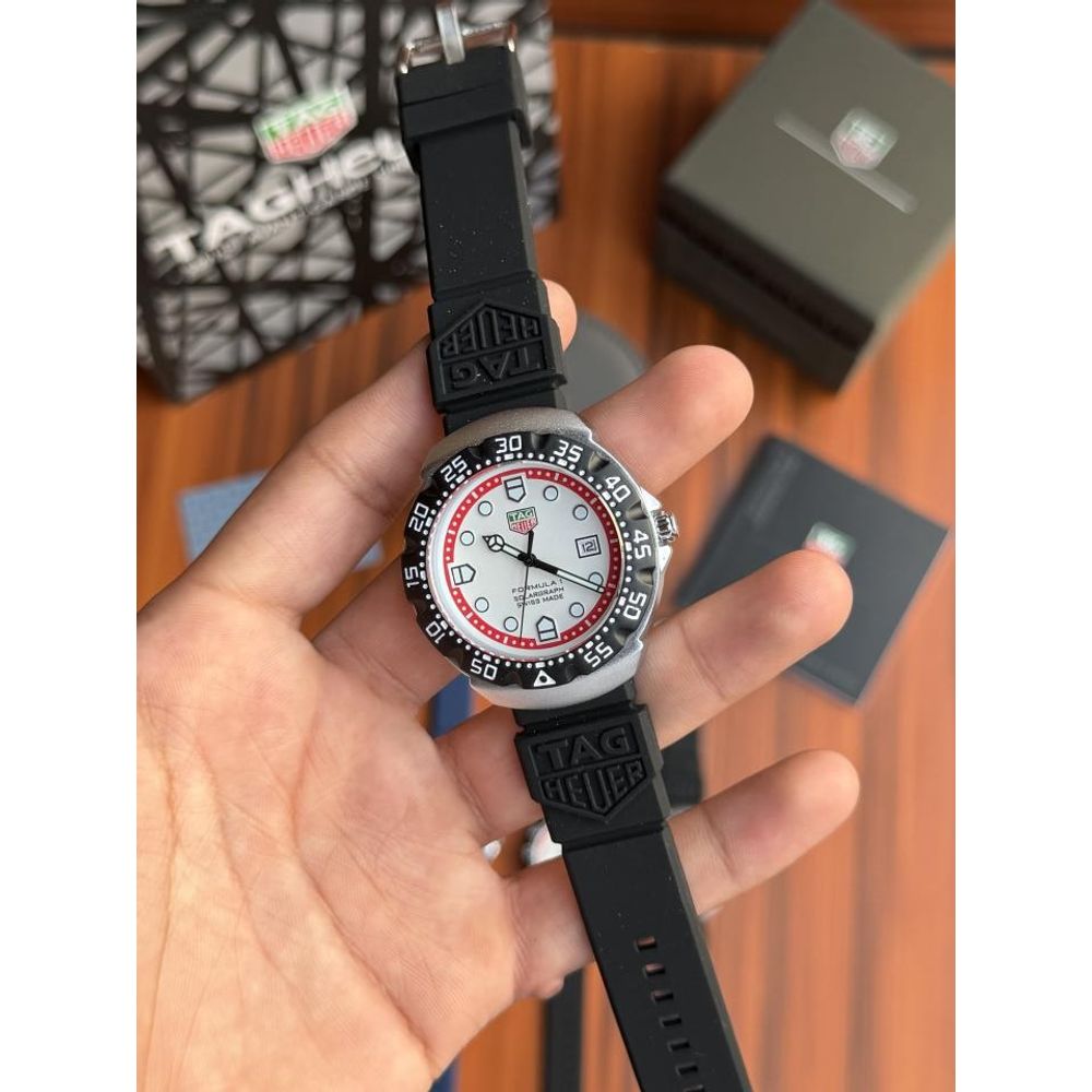 TAG HUER FORMULA 1 SWIFT MOUMENT