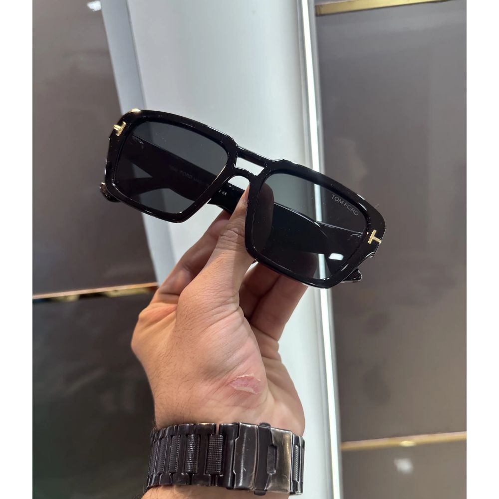Tomford All Black Premium Shades 185