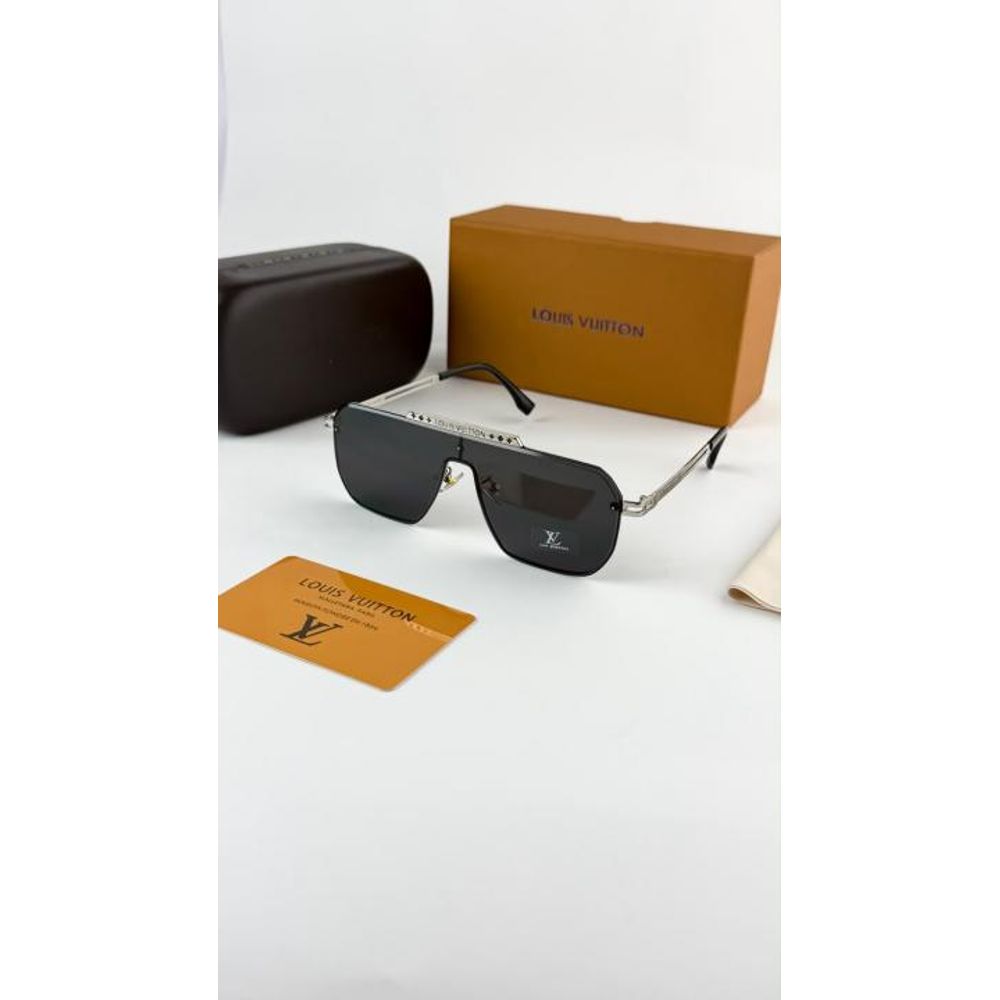 Loui_vuitton_silver_black_24027-83