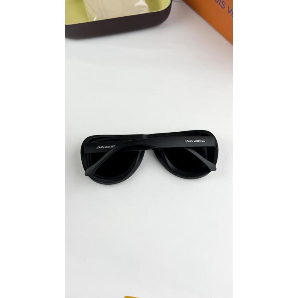 Loius vutton_black_7781-88