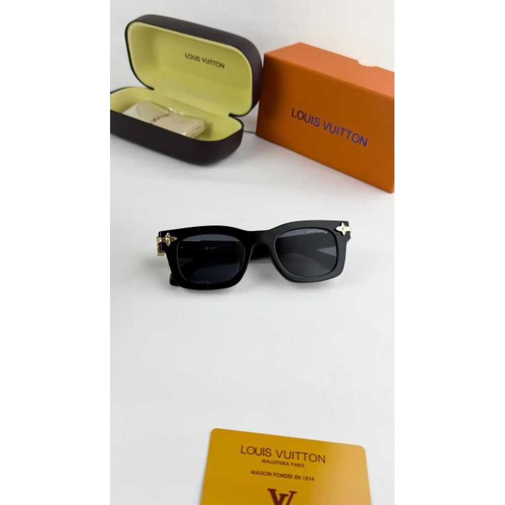 Loius vutton gold black 1126