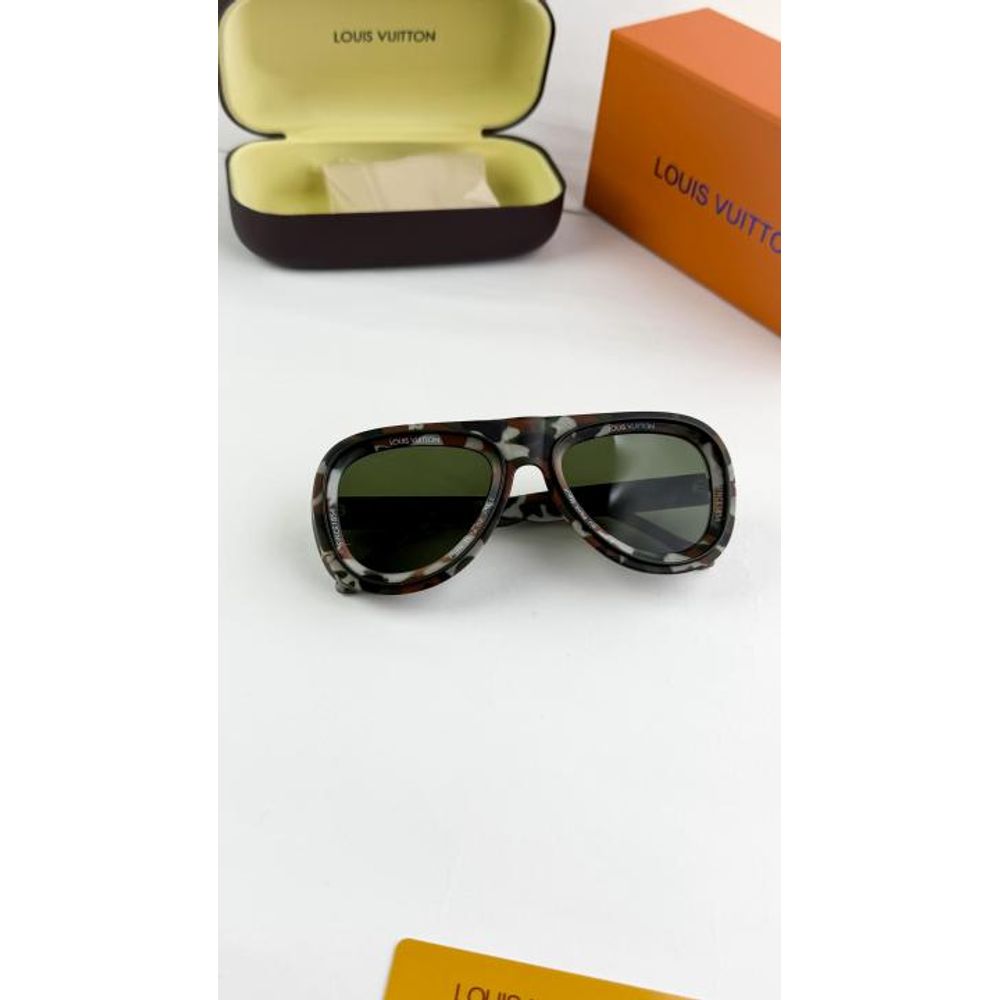 Loui_vuitton_ARMY_GREEN_7781