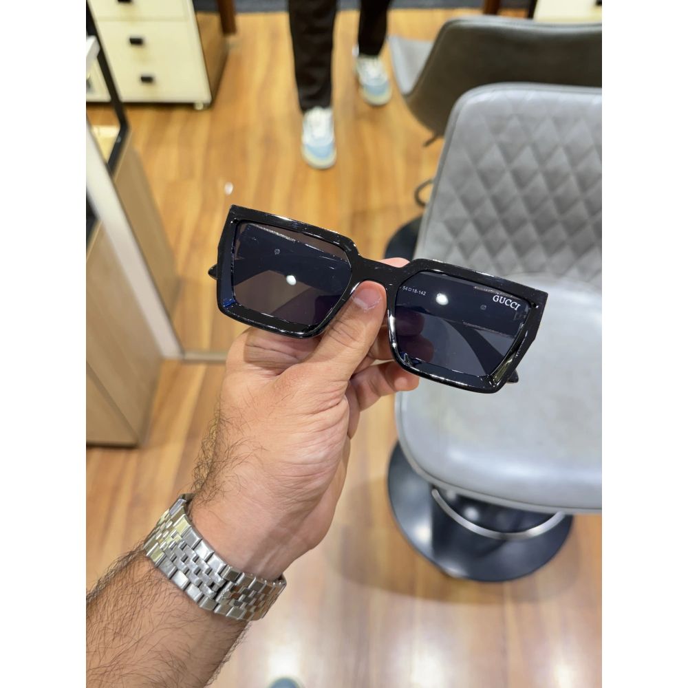Gucci_002_gold_black