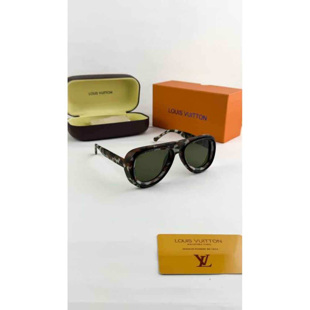 Loui_vuitton_ARMY_GREEN_7781