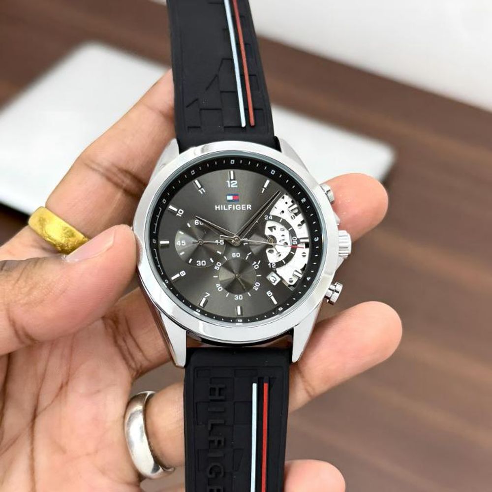 Tommm_y Hilfiger Baker
