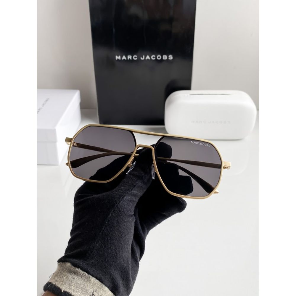 Marc Jacobs gold black 5022