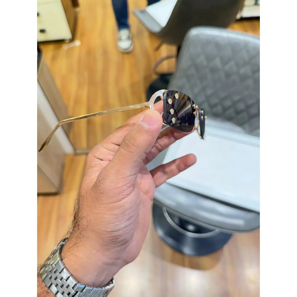 Prada_161_gold_black