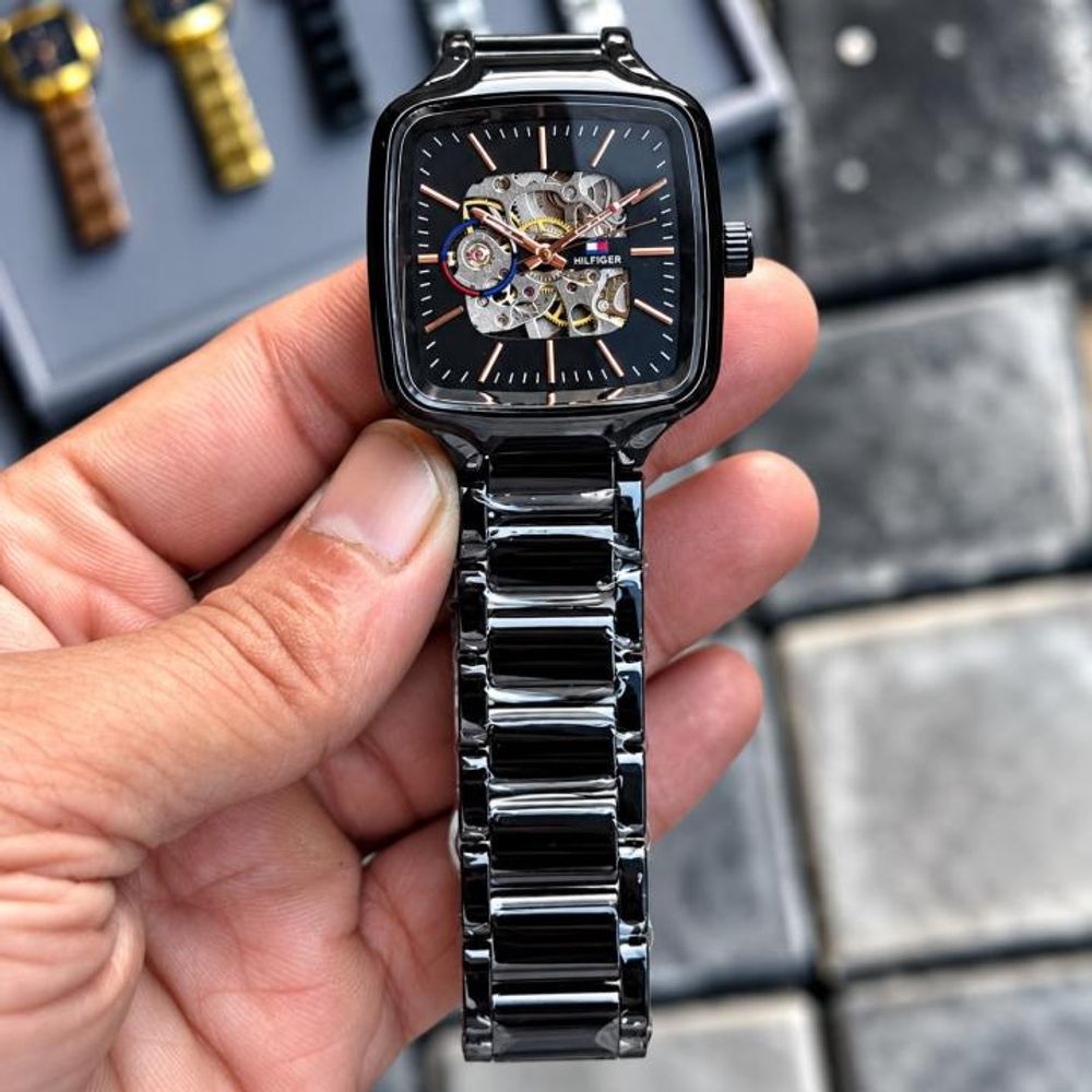 TOMMY HILFIGAR AUTOMATIC WATCH