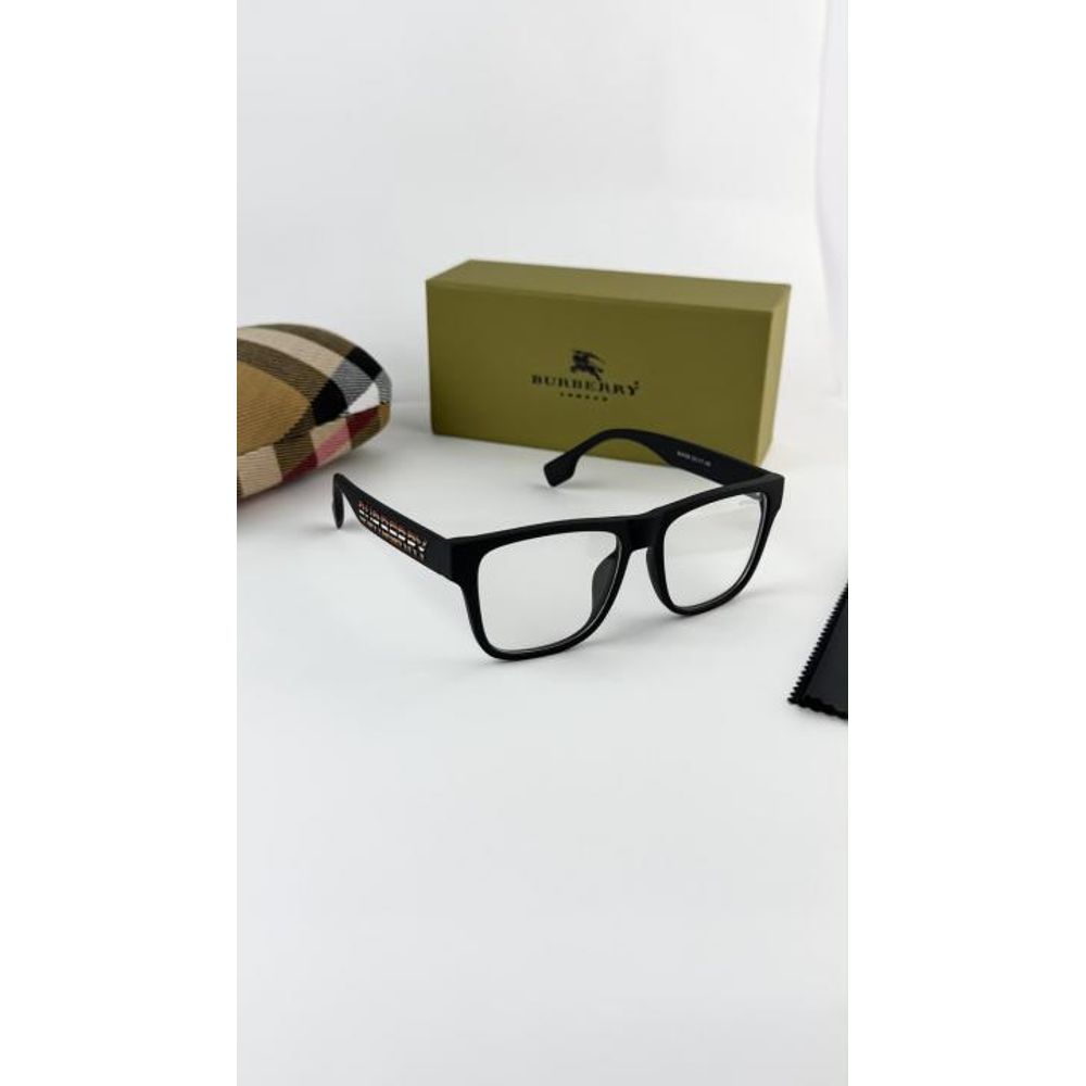 Burberr_black_plano_4358-25