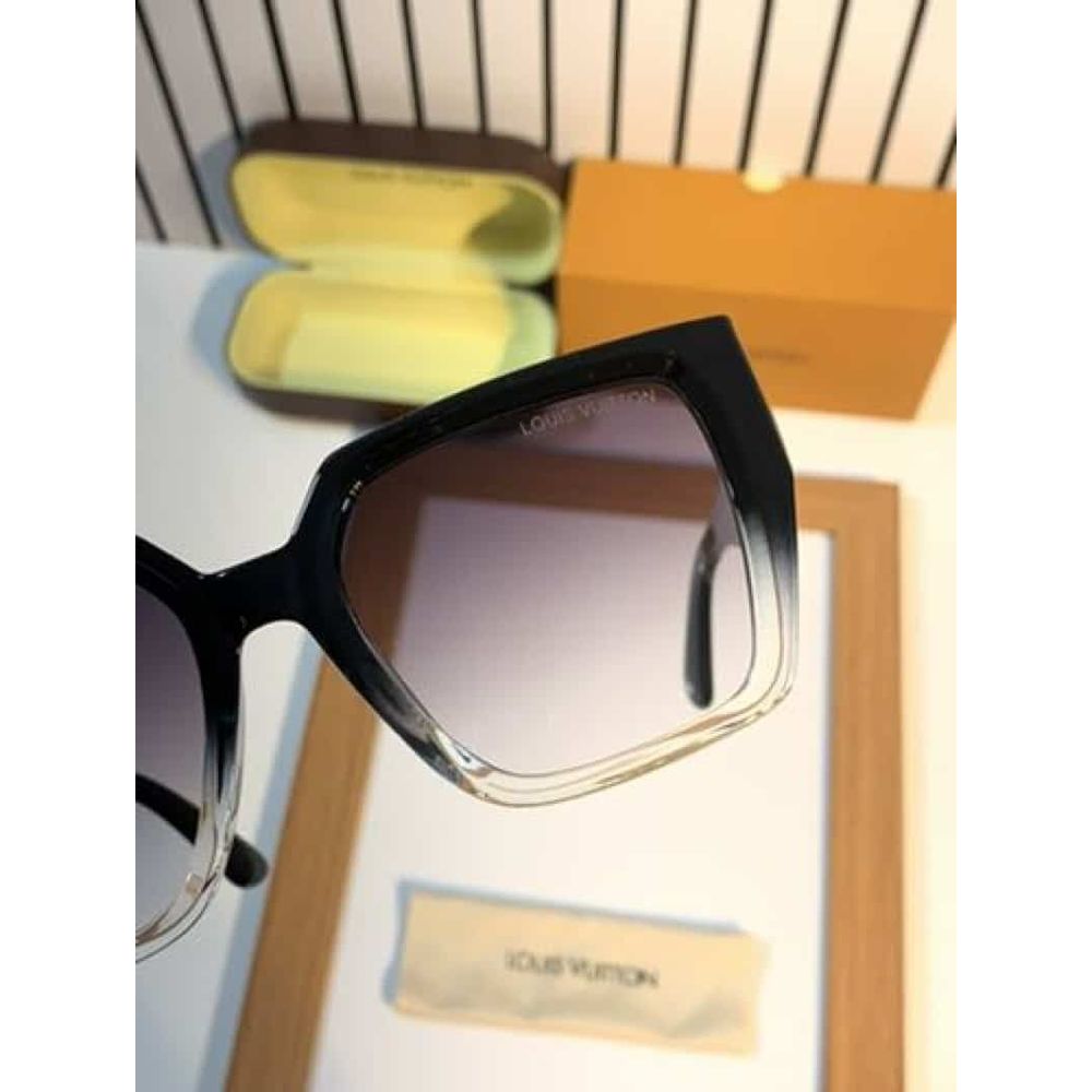 Louis vuitton 1336 black white
