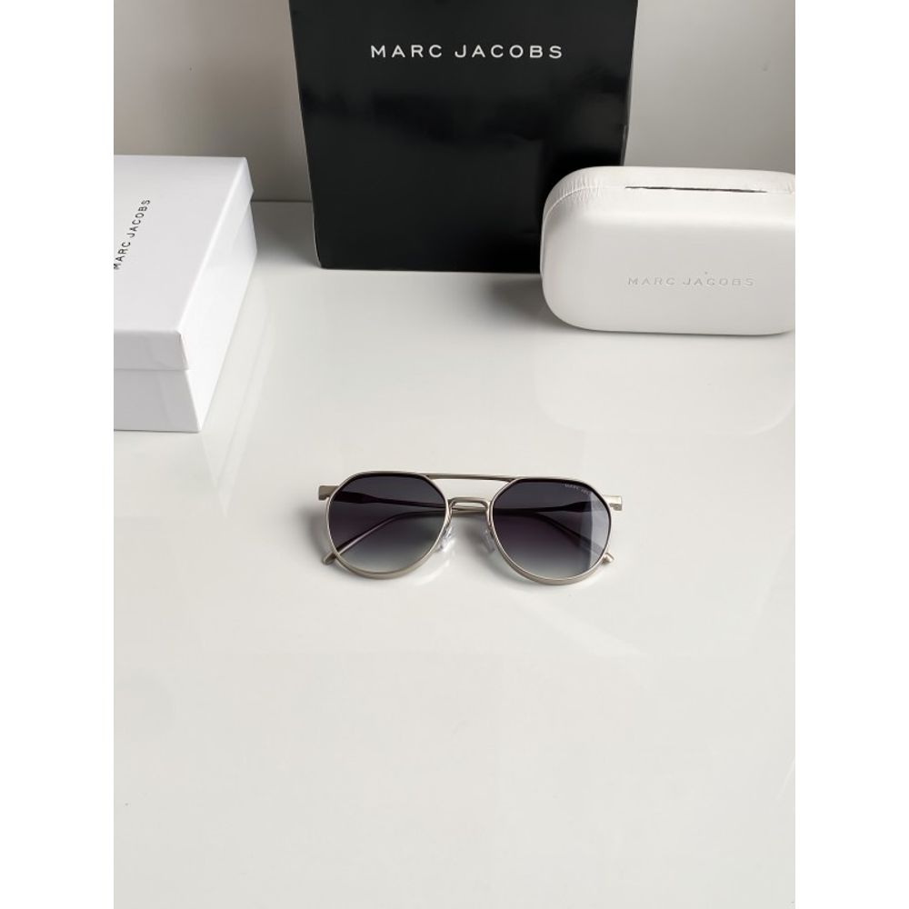 Marc Jacobs Green shade 5052