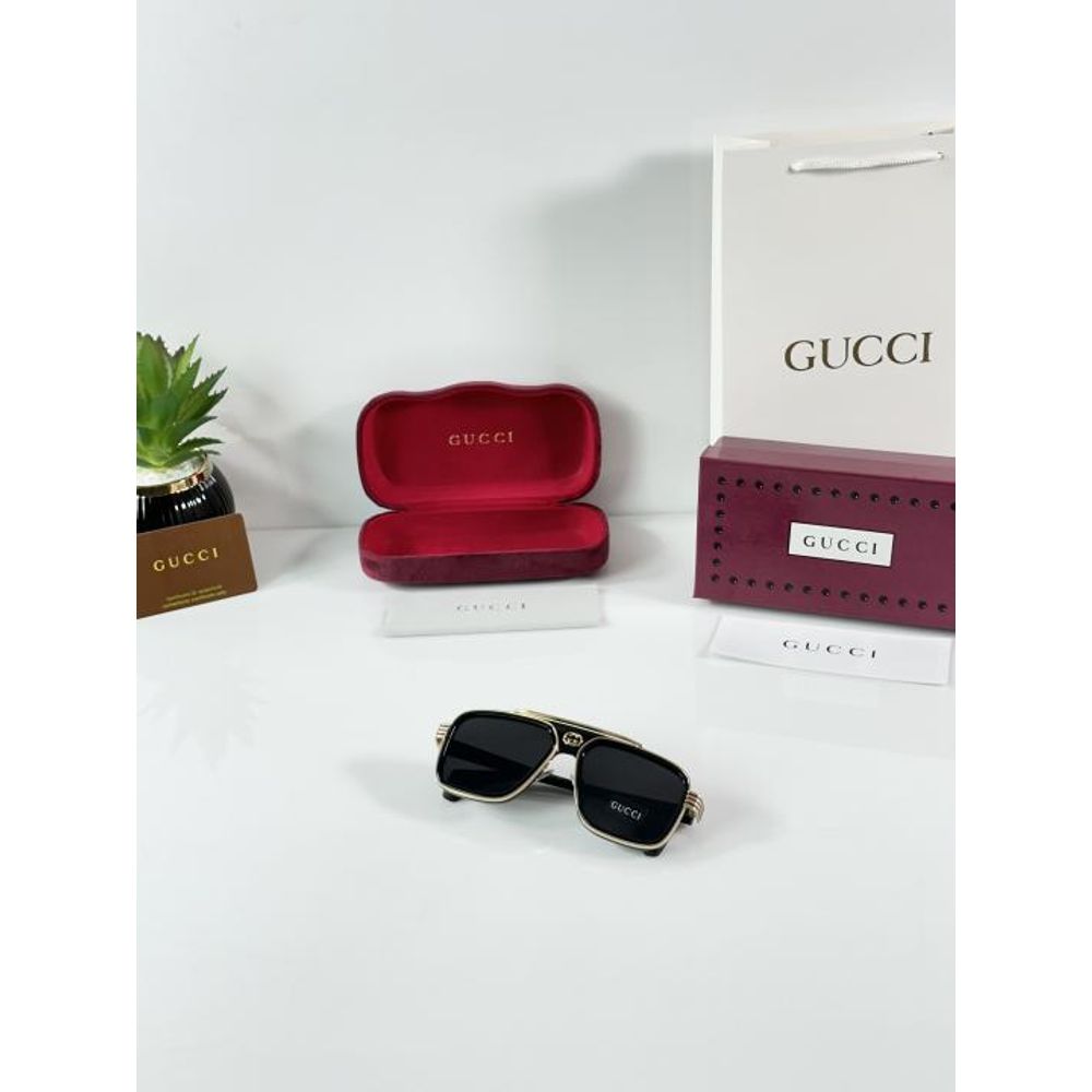 Guchi_1295_Gold_Black