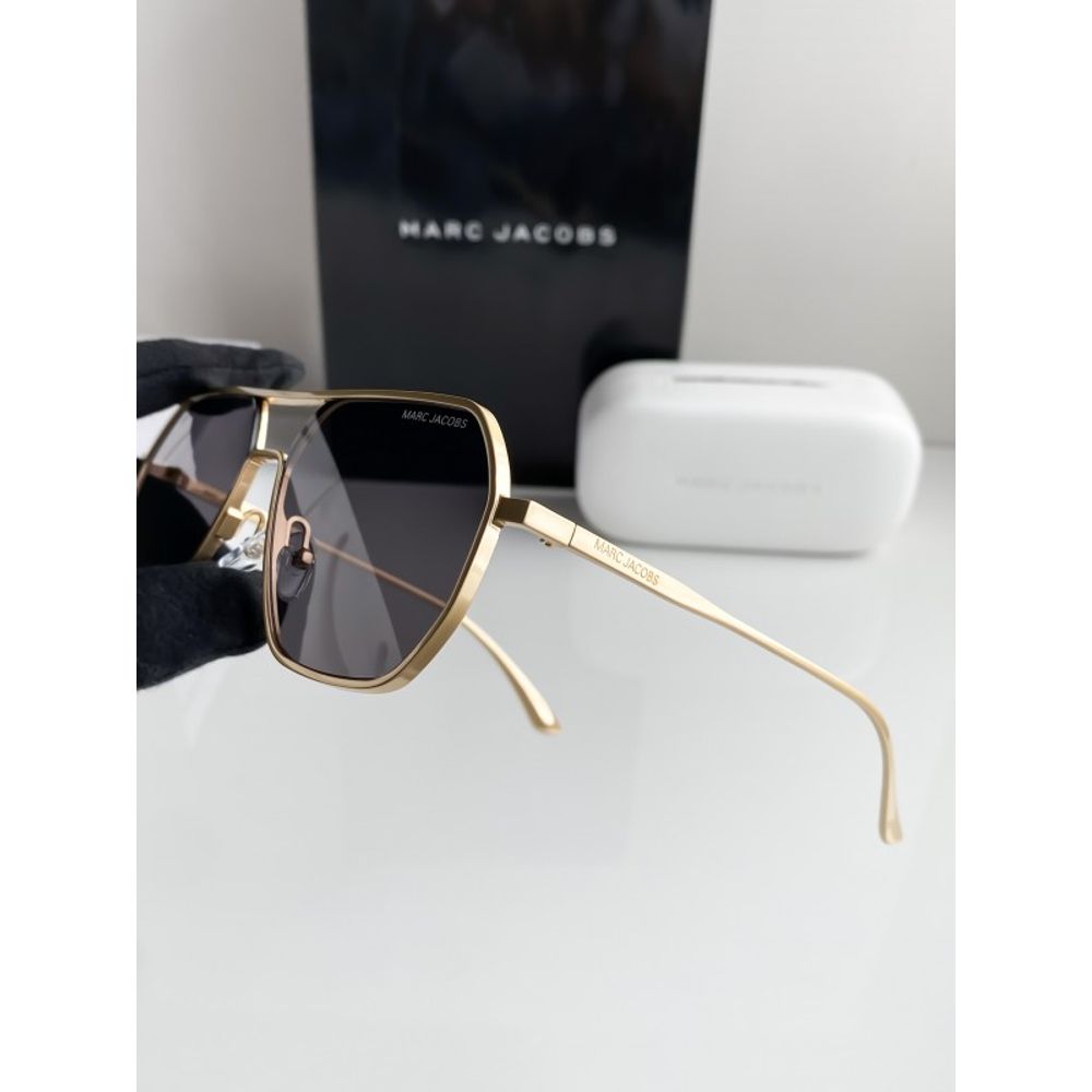 Marc Jacobs gold black 5022