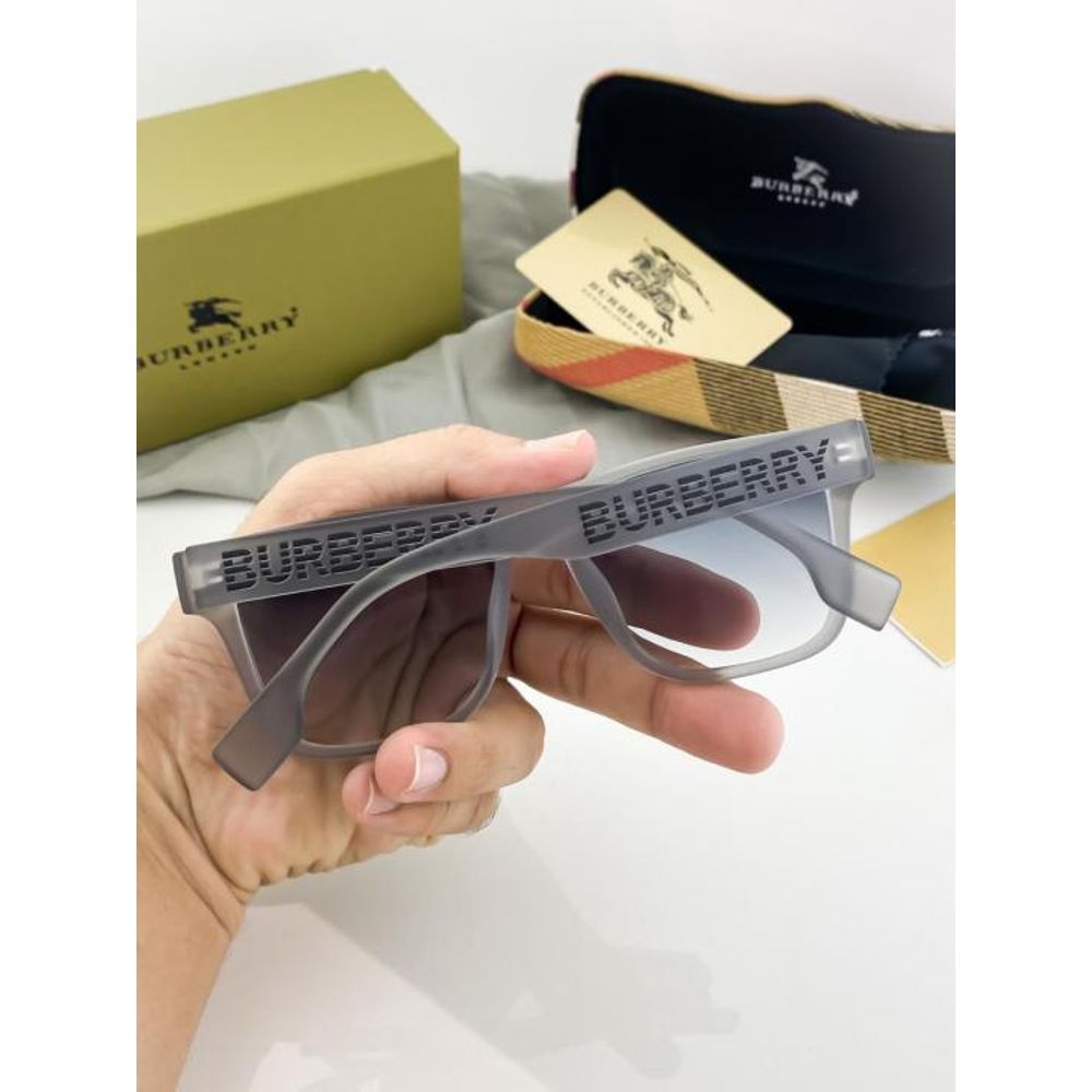 Burberr_grey_blue_shaded_4358