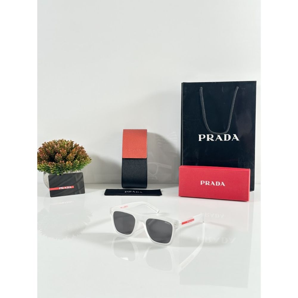 Pradda_3835_Ice_Black