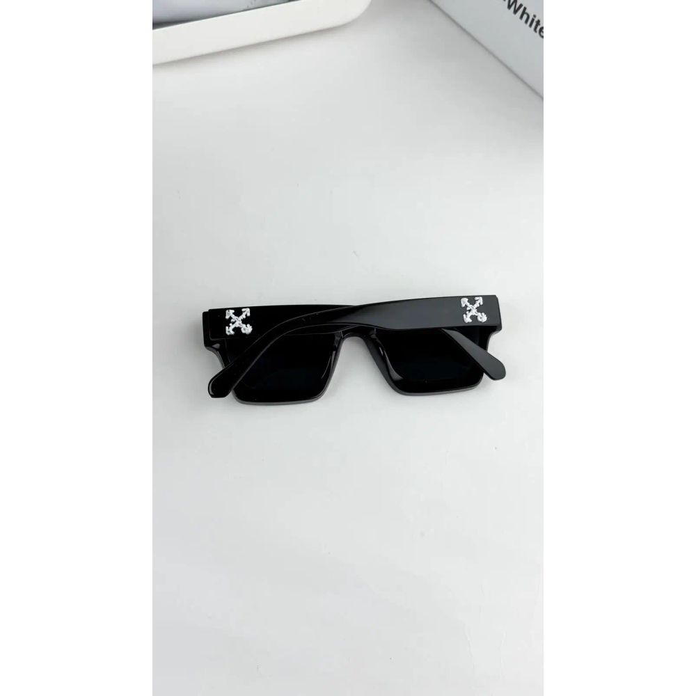 Off_white_full_black