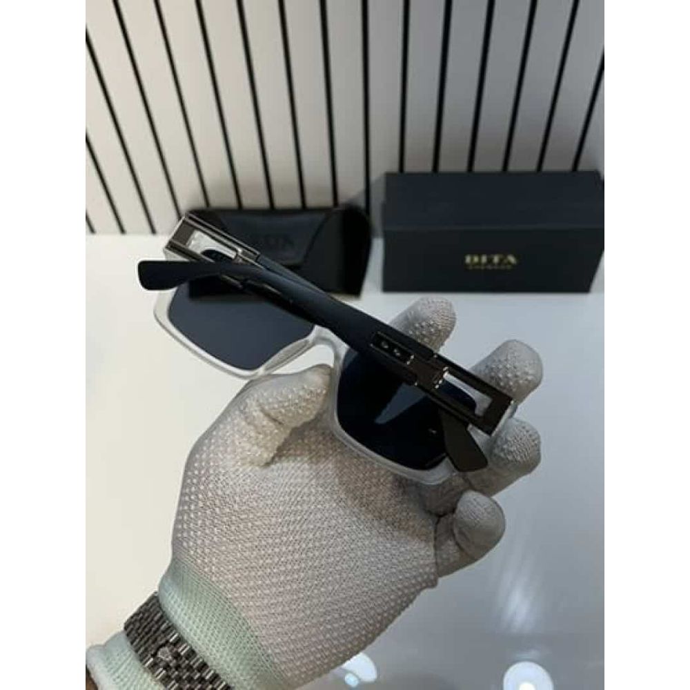 Dita 1001 white black