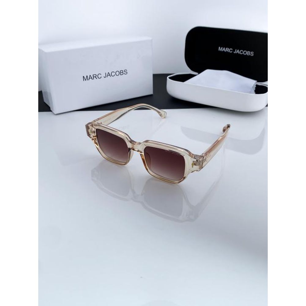 MARC JACOBS brown 106