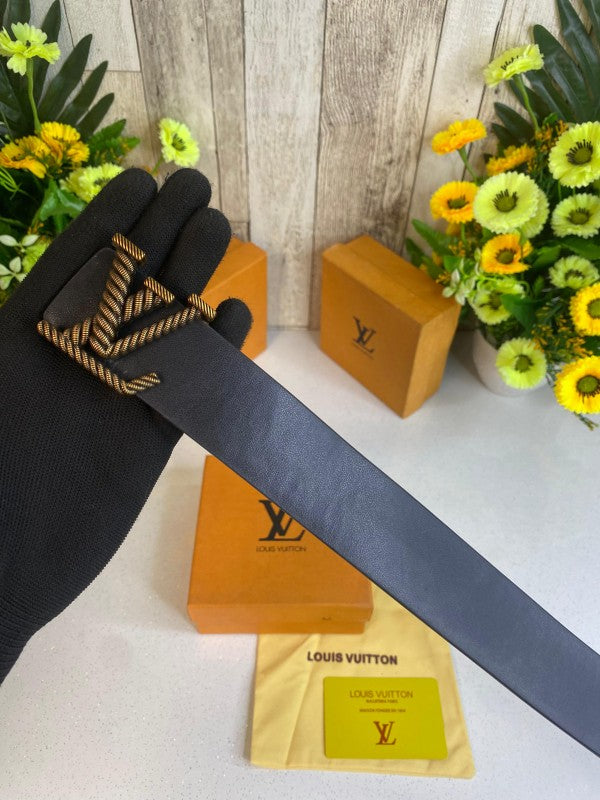 LOUIS_VUITTON EMBOSE BUCKEL BELT WID OG BOX 141