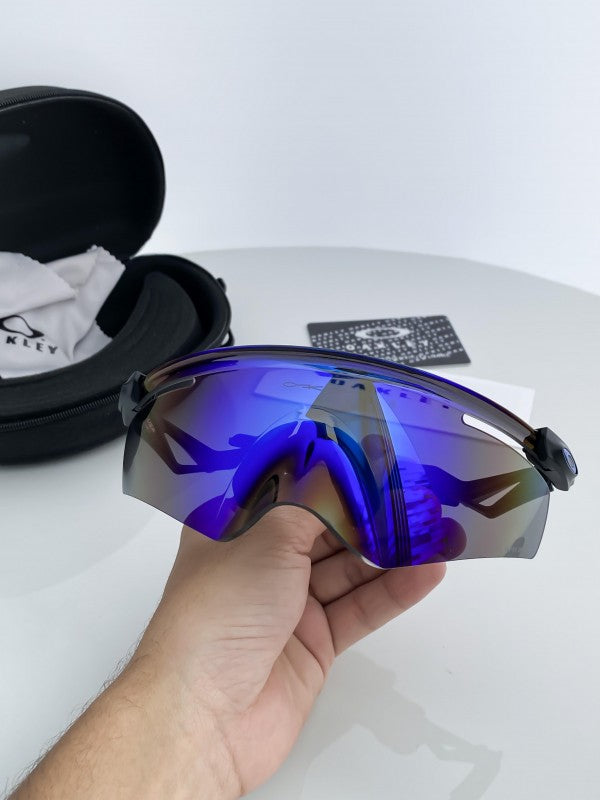 Oakle_black_blue_9418