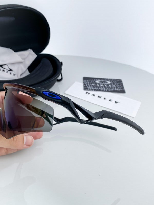 Oakle_black_blue_9418
