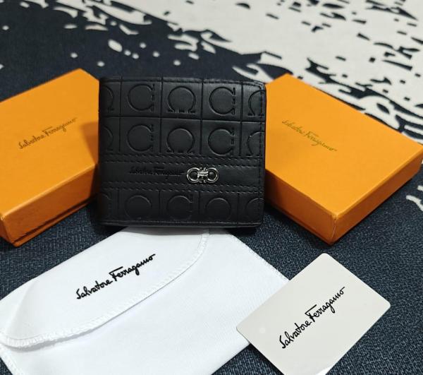 SALVATORE_FERRAGAMO WALLET WID OG BOX DUST BAG CARD 138