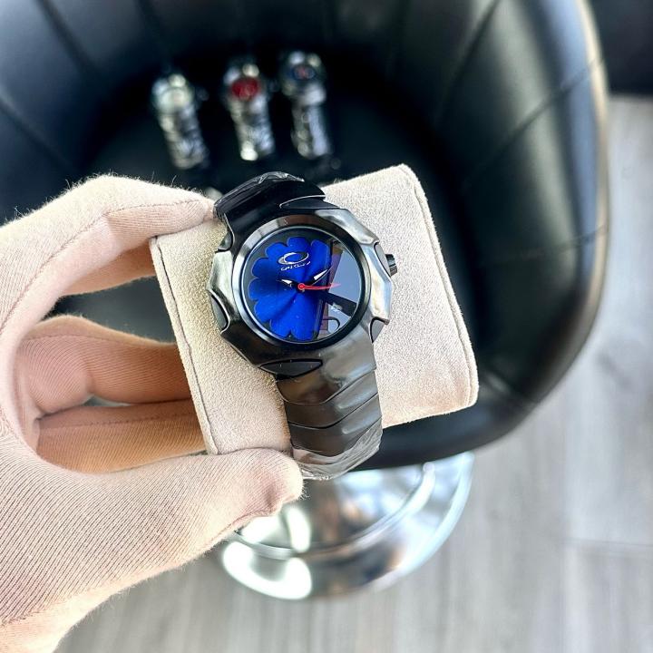 OAKLE_Y MENS BLACK BLUE WATCH