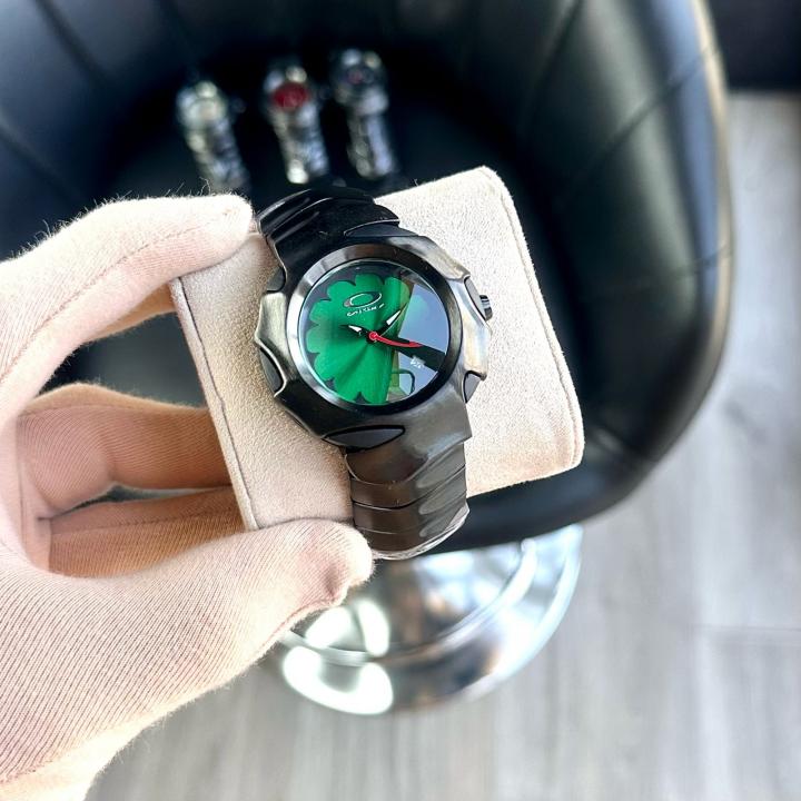 OAKLE_Y MENS BLACK GREEN WATCH