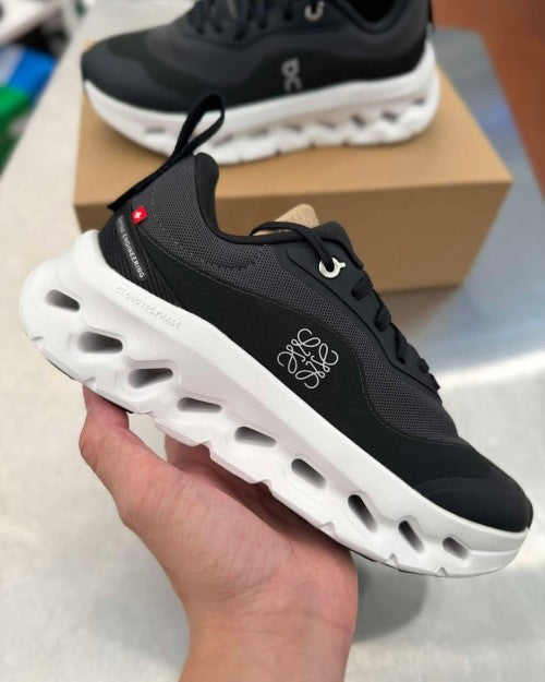 On cloud X loewe black white sneaker 459