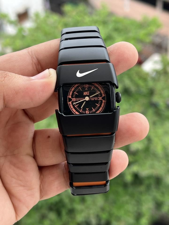 NIK_E BLACK ORANGE