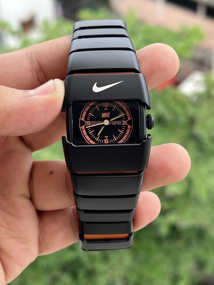 NIK_E BLACK ORANGE