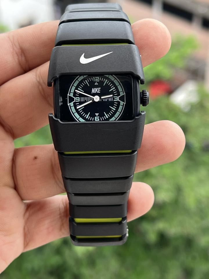 NIK_E BLACK NEON