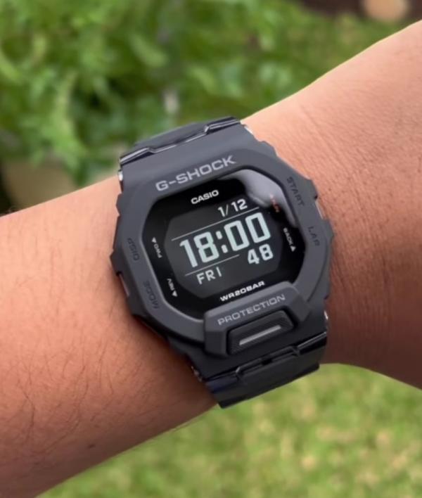 CASIO G-SHOCK GBD-200 SM