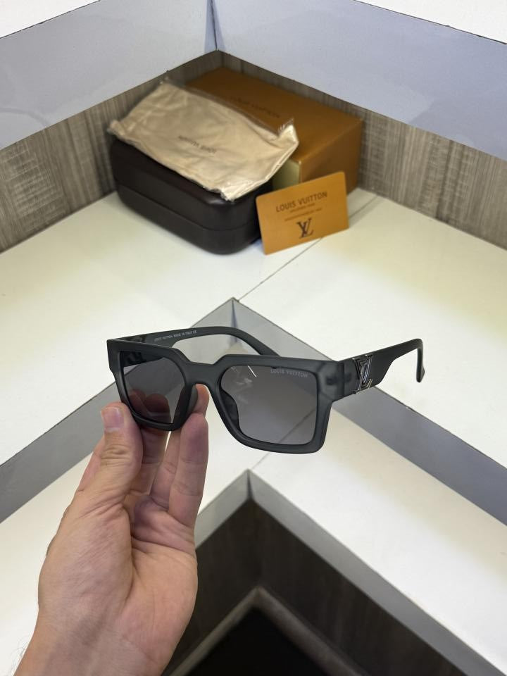 Louis_Vuitton 88082 Dark Grey