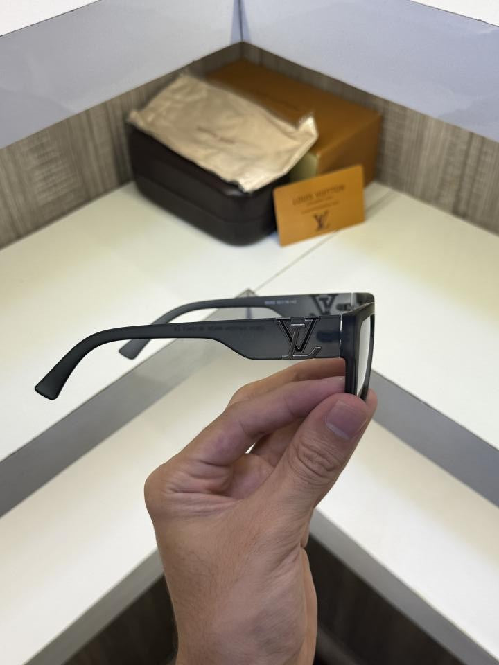 Louis_Vuitton 88082 Dark Grey