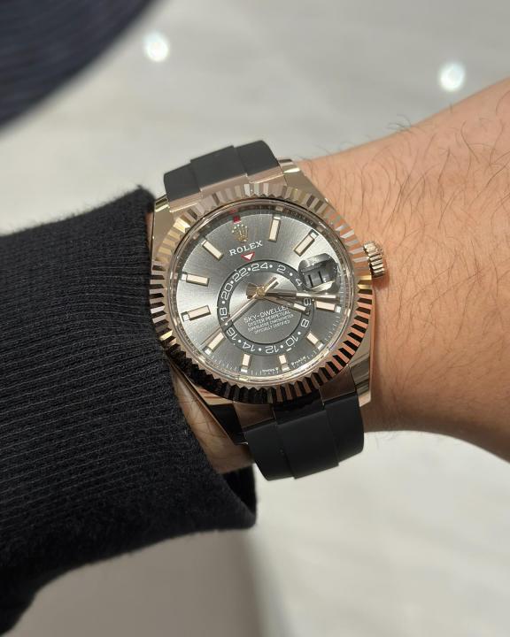 Rolee_x Oyster perpetual Sky Dweller