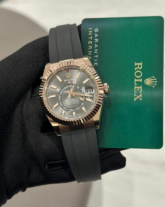 Rolee_x Oyster perpetual Sky Dweller
