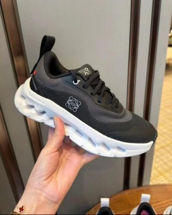 On cloud X loewe black white sneaker 459