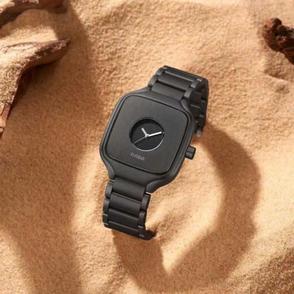 Rad o true square black quartz