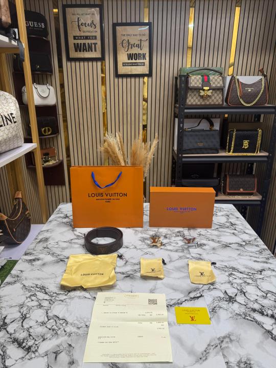 Loui_s Vuitton Belt Combo With Box And Dust Bag Including Carry Bag (L28-Presbyopia)