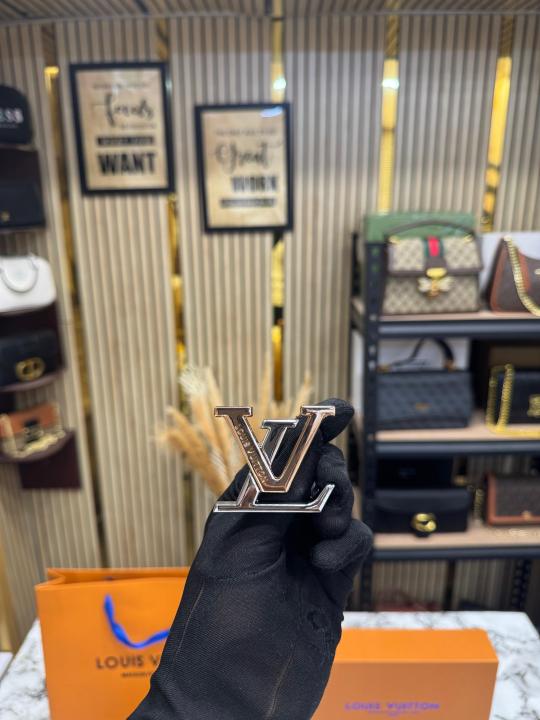 Loui_s Vuitton Belt Combo With Box And Dust Bag Including Carry Bag (L28-Presbyopia)