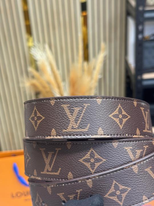 Loui_s Vuitton Belt Combo With Box And Dust Bag Including Carry Bag (L28-Presbyopia)