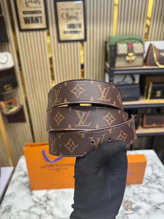 Loui_s Vuitton Belt Combo With Box And Dust Bag Including Carry Bag (L28-Presbyopia)