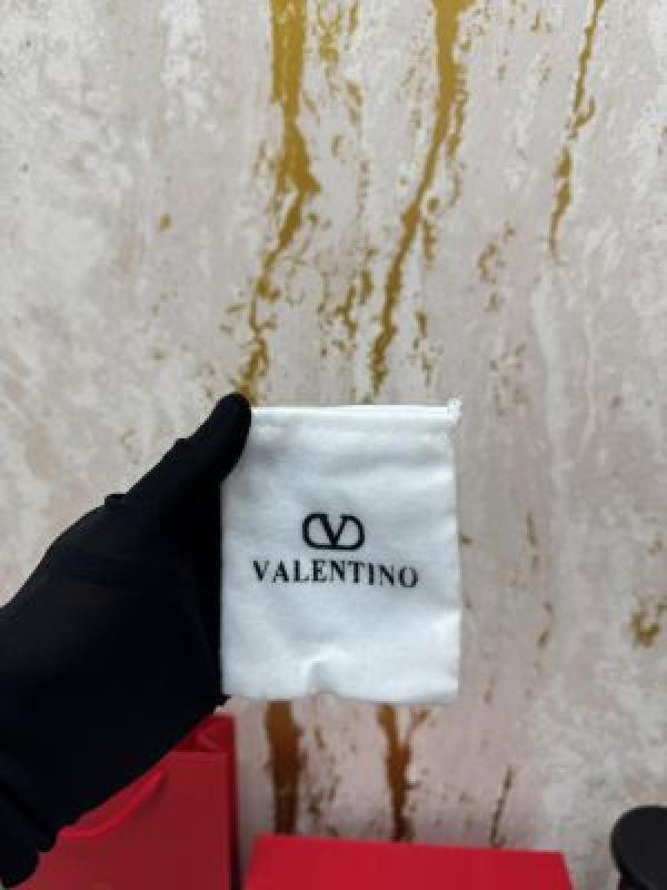 Valentin_o_Garavani_V-Shaped_Premium_Belt_Combo_With_Box_Dust_Bag_Includes_CarryBag_(V11)
