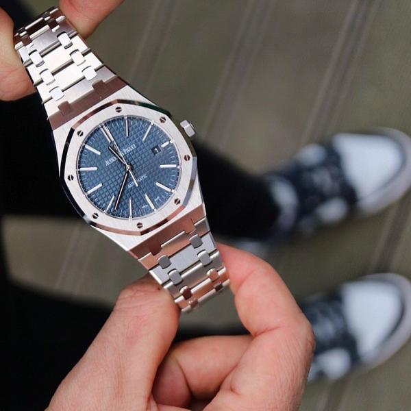 WATCH M-751