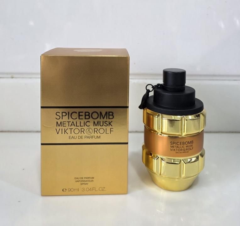 SPICEBOMB  METALLIC MUSK VIKTOR& ROLF EAU DE PARFUM