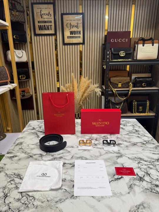 Valentin_o_Garavani_V-Shaped_Premium_Belt_Combo_With_Box_Dust_Bag_Includes_CarryBag_(27)