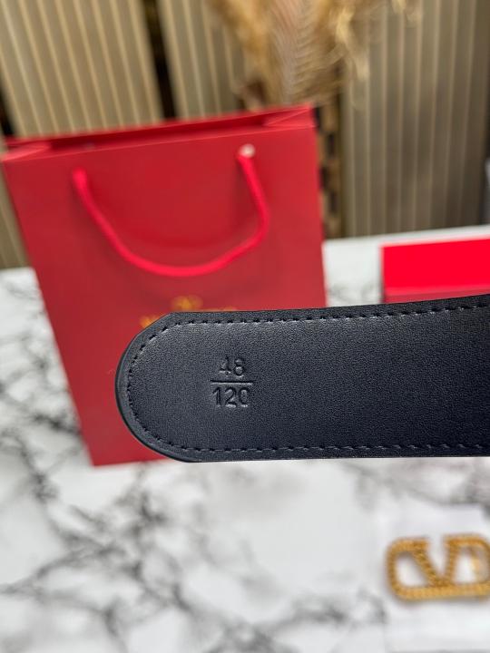 Valentin_o_Garavani_V-Shaped_Premium_Belt_Combo_With_Box_Dust_Bag_Includes_CarryBag_(27)