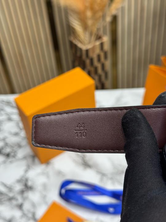 Loui_s_Vuitton Black Leather Belt with Silver LV Initiales Buckle Includes Box Dust Bag And Carry Bag (7G)